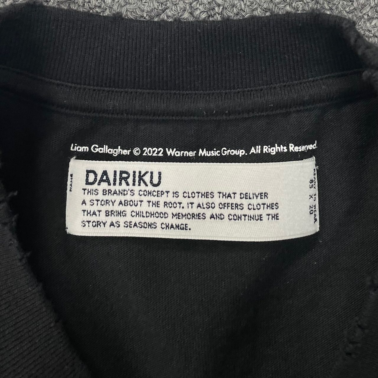 カーキ×インディゴ DAIRIKU × Liam Gallagher Tシャツ - 通販