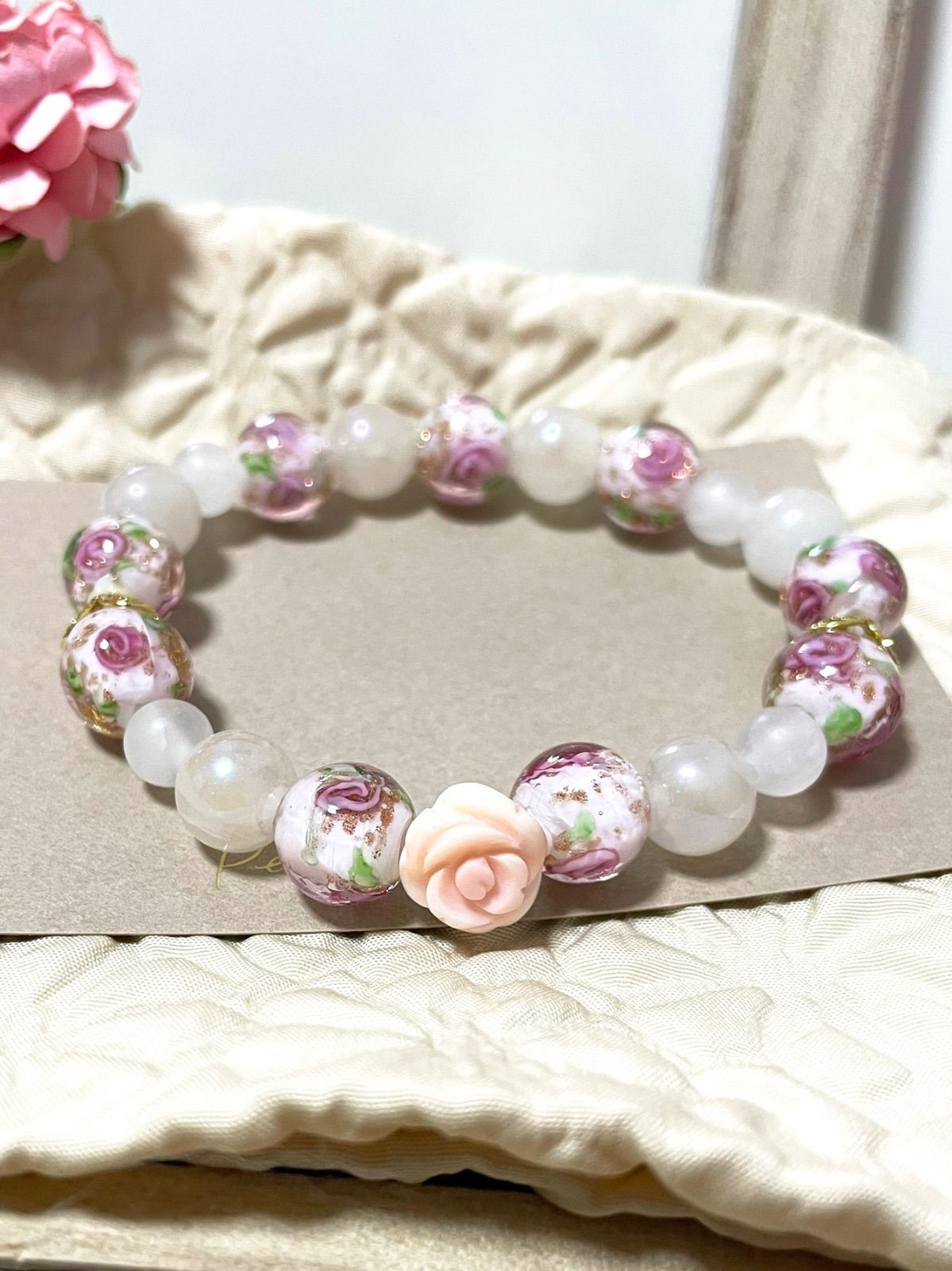 天然石　ミニクィーンコンクシェル 薔薇フラッシュ・ローズクォーツ 　ブレスレット　大人可愛い