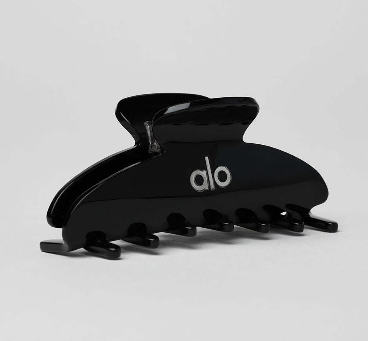新品未開封】alo yoga ヘアクリップ - メルカリ