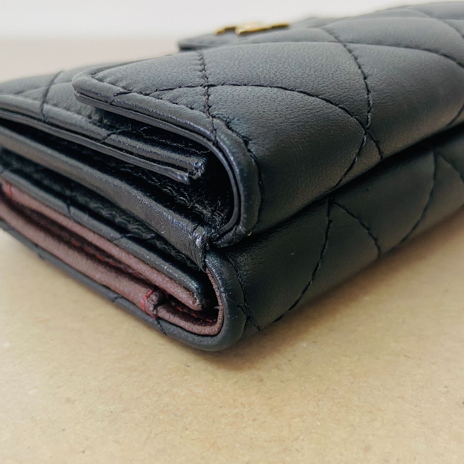 シャネル スモールウォレット三つ折財布
