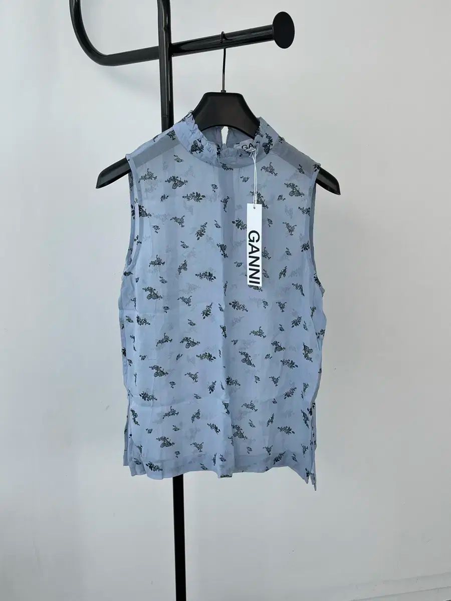 新商品* GANNI ガニー GANNI ノースリーブ シフォントップ S M