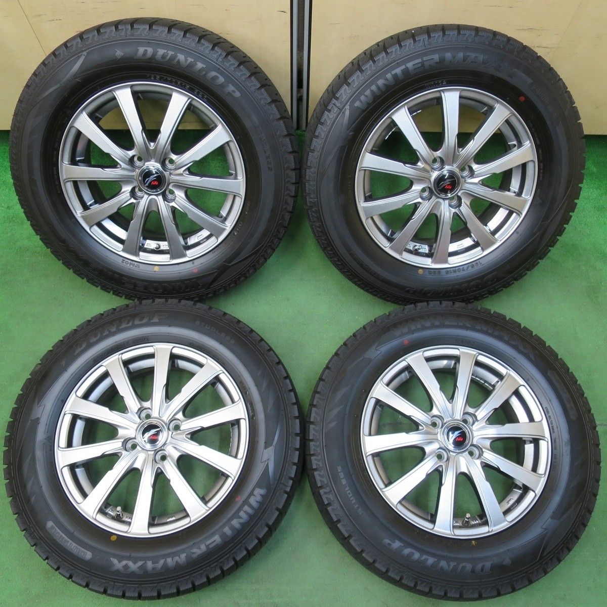 スノータイヤ　ダンロップ　4本‼️【引き取り】兵庫県〜185/60R/15 スノータイヤダンロップ4本‼️【引き取り】兵庫県〜185/60R/15