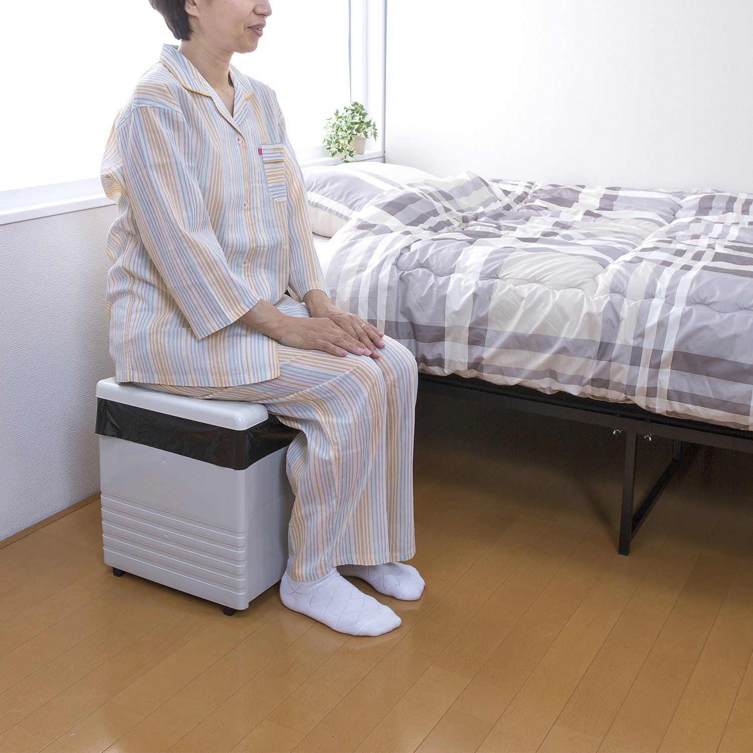  サンコー 非常用 災害用 簡易トイレ 旅行 キャンプ 備蓄 携帯 防災 洗える 本体 排泄処理袋 凝固剤 10回分付 耐荷重150 kg グレー R 56 携帯トイレ 避難生活用品