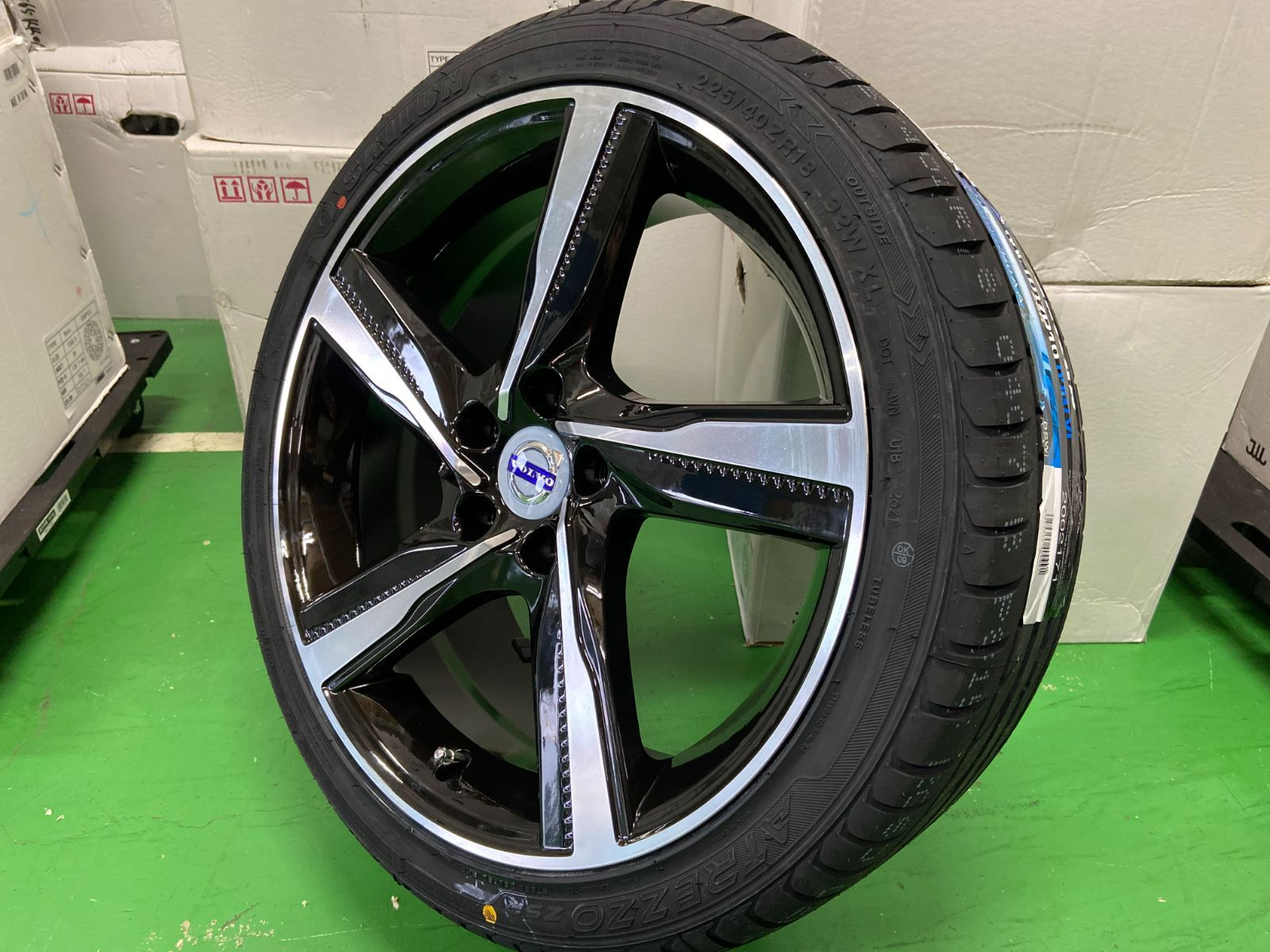 ボルボ VOLVO V40 当社特選タイヤ 225/40R18 18インチ 新品タイヤ