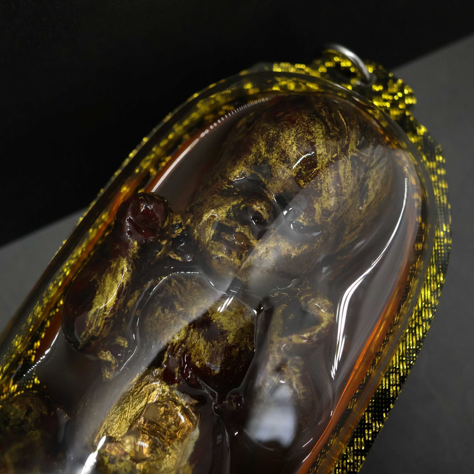 プラクルアン　オイル入り　胎児　タイの呪物　おまもり　呪物　クマントーン　御神体　タイのお守り　金運　商売繁盛　開運　魔除け　精霊信仰　アクセサリー　ペンダント