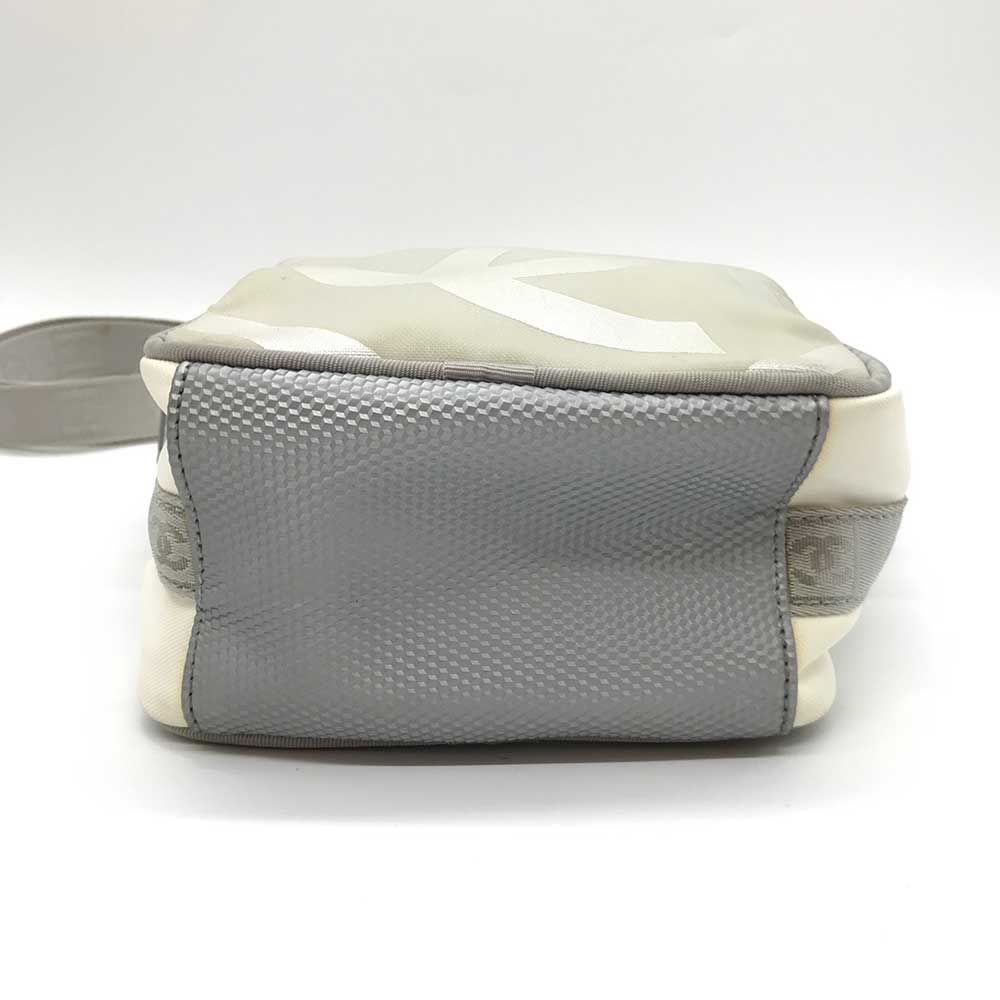 シャネル スポーツライン ショルダーバッグ ホワイト ナイロン 10番台  