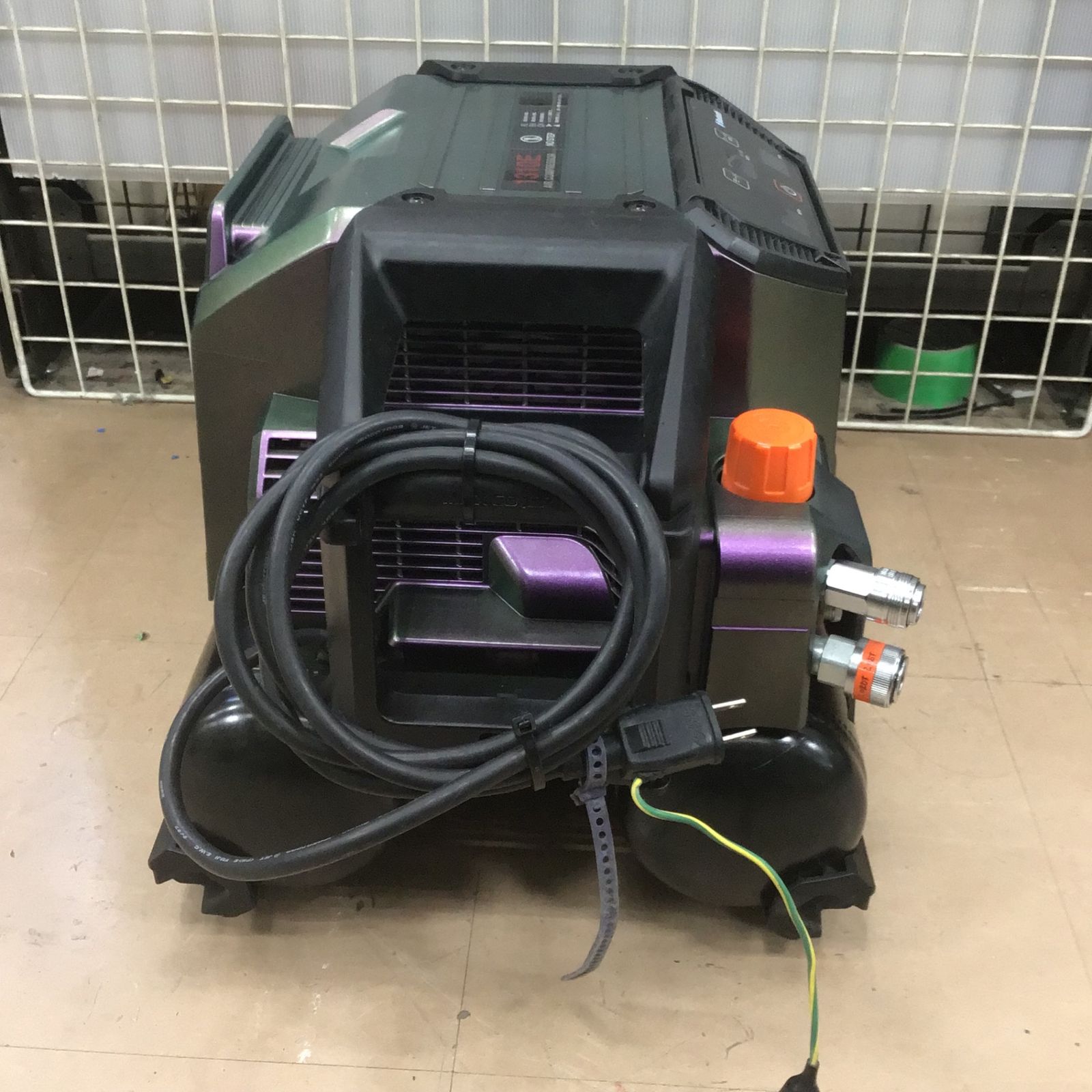 〇マックス(MAX) 高圧専用 エアコンプレッサー AK-HH1310E【高圧×4】＿ 