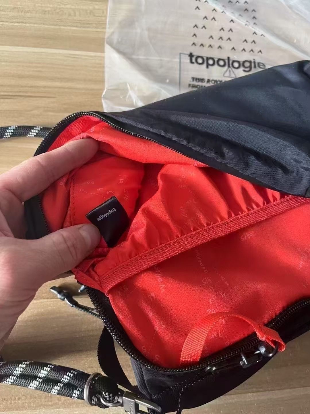 新品未使用❣️ topologie ボトルサコッシュ（ストラップ付き）２点セット 2点セット】 トポロジー 新品未使用 Bottle Sacoche Large