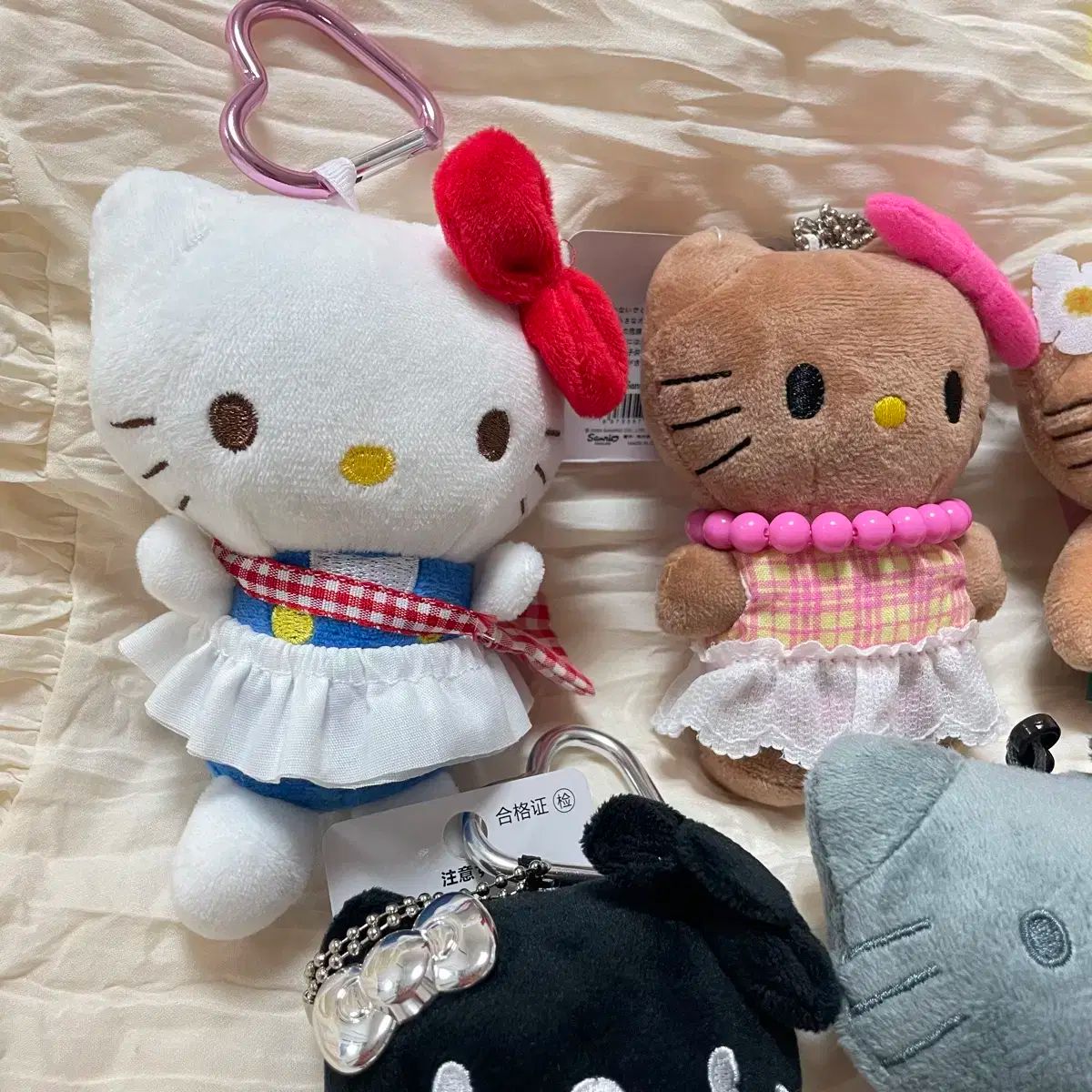 5種セット ハローキティ ぬいぐるみ キーホルダー - タンニングキティ サンリオ ブラック