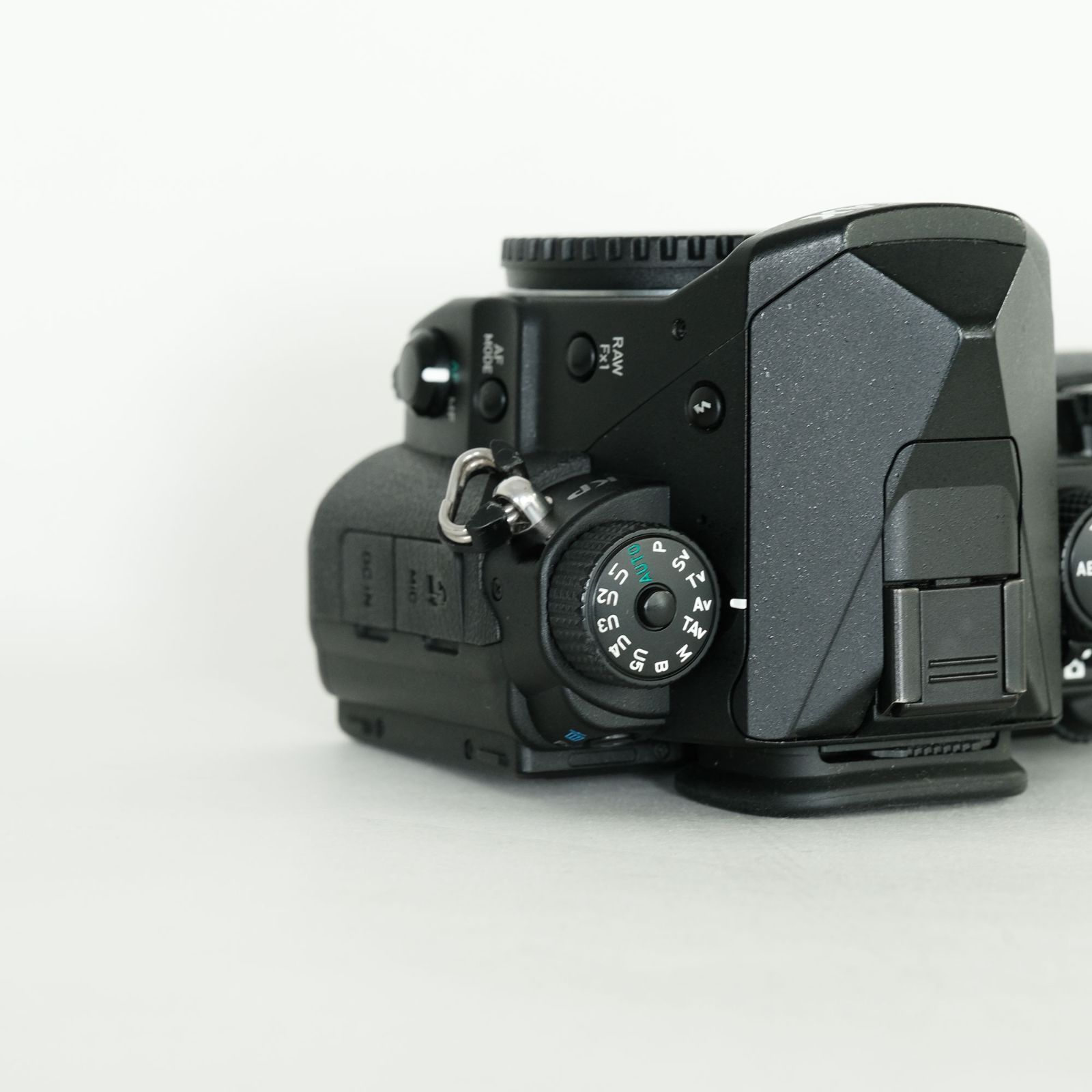 【極美品】PENTAX KPシャッター回数1625回 元箱・付属品完備 極美品】PENTAX KPシャッター回数1625回 元箱・付属品完備 カメラ