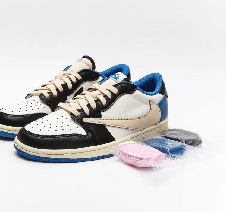 ナイキ NIKE 新品 Travis Scott x Fragment x NIKE ジョーダン1