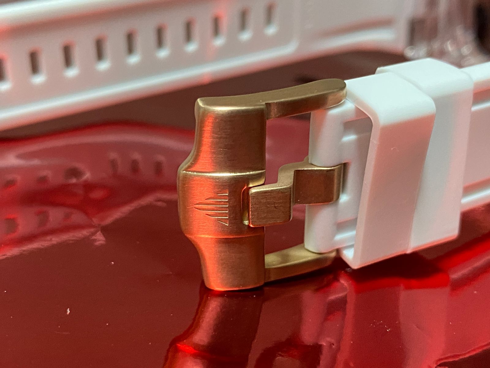 超美品 TAG Heuer AY1110.TF8041 ラバーベルト時計】 数量限定