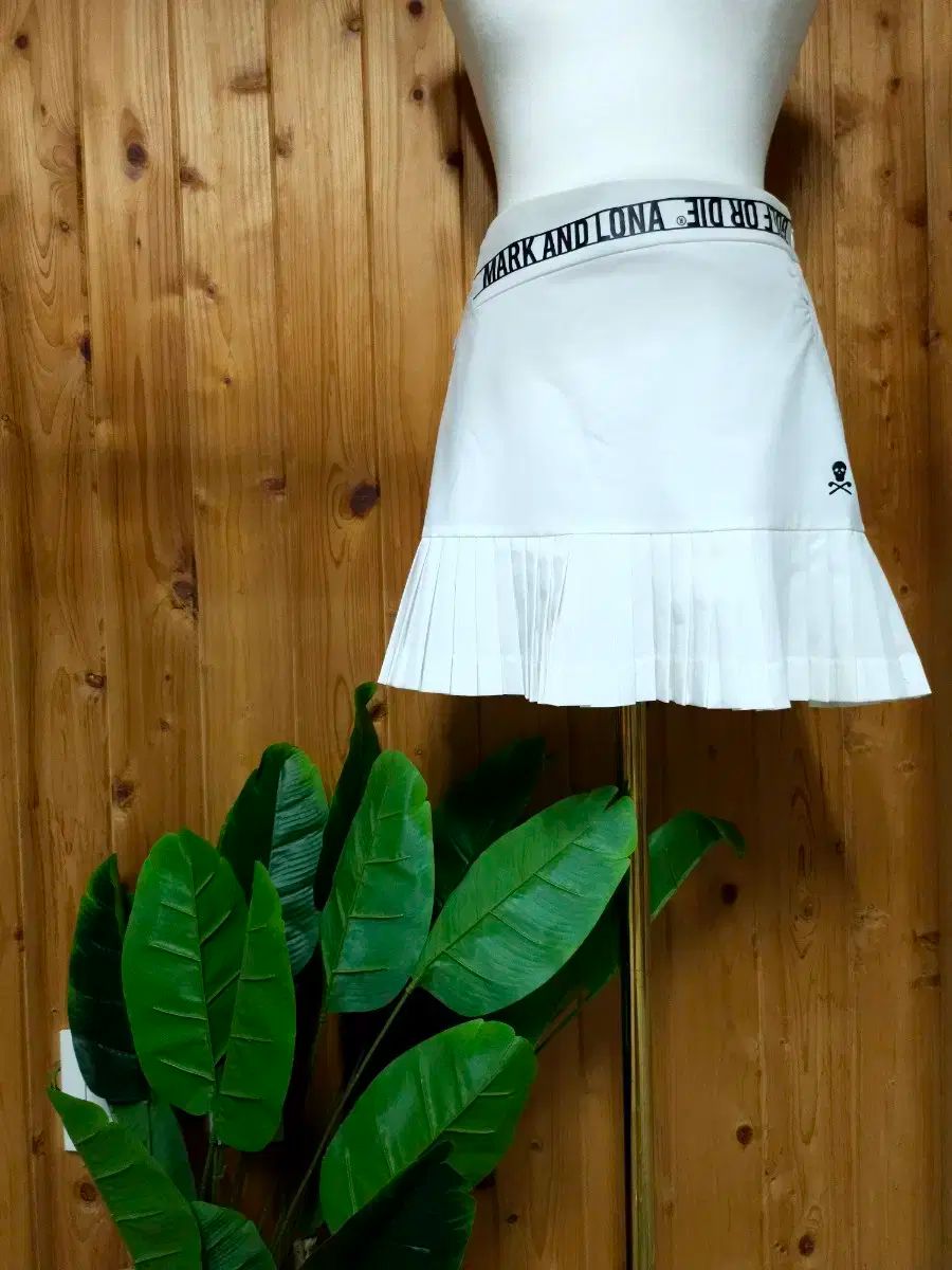 MARK 人気 & LONA(マークアンドロナ) ゴルフスカート 28 インチ 38 サイズ