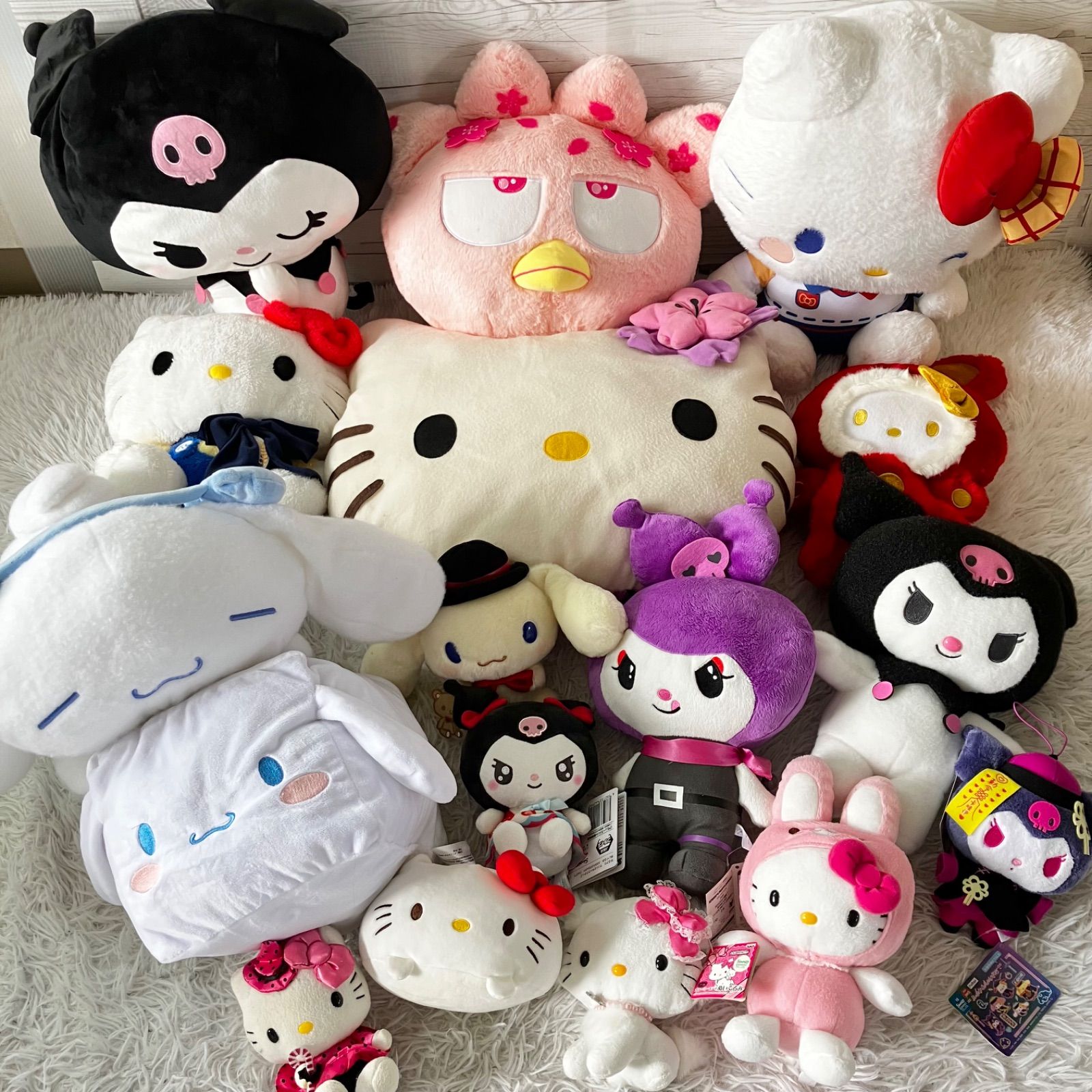 サンリオ Sanrio ぬいぐるみ 大量まとめ売り タグあり多数 ハローキティ クロミ キティちゃん シナモロール バツ丸 17点セット 17