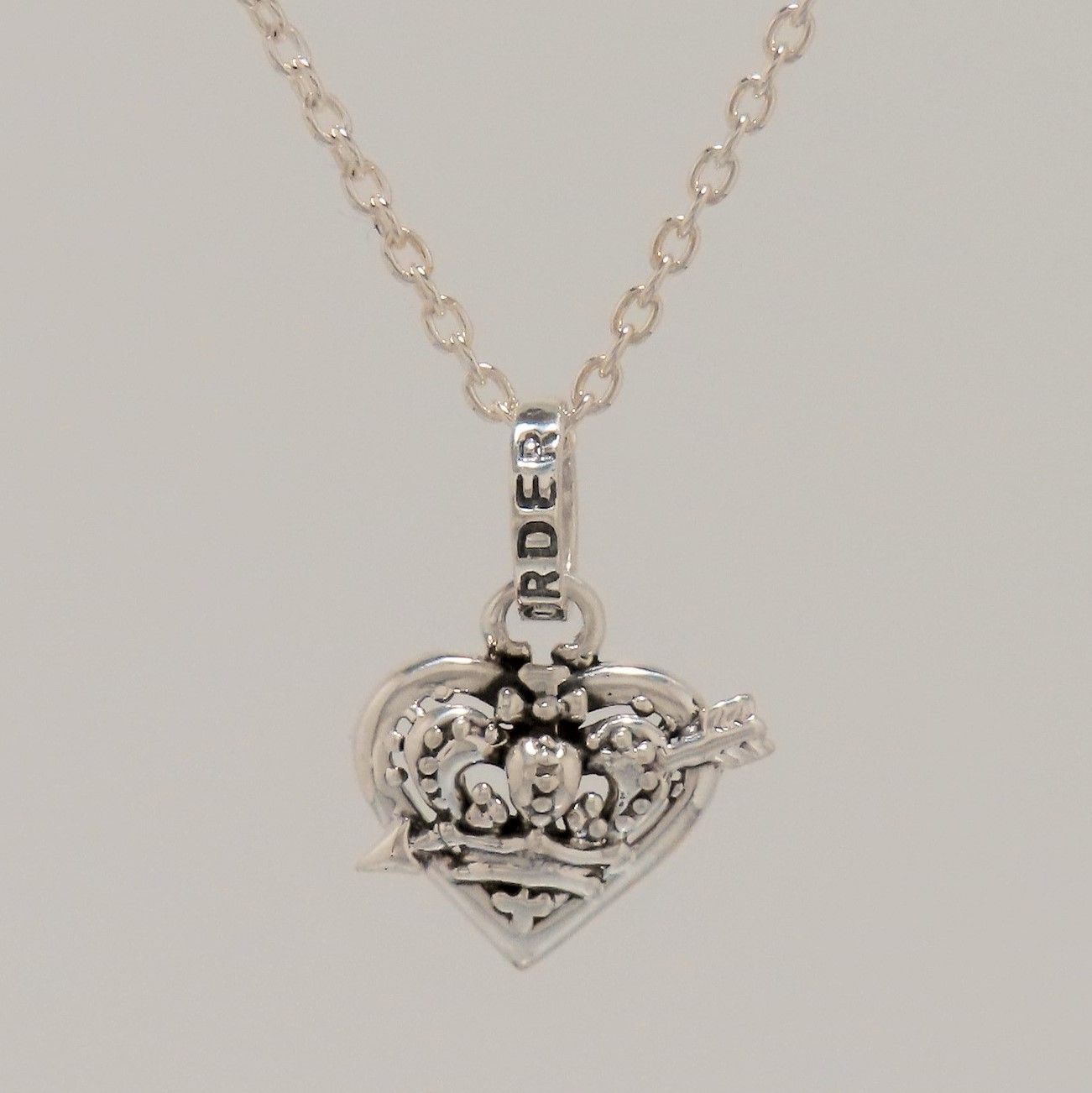 在庫限り 新品同様 美品 ROYAL ORDER CUPID HEART CHARM ロイヤル