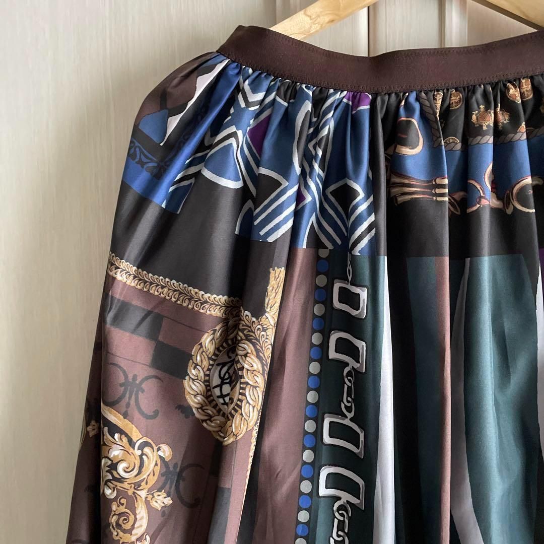 31 kolor 花柄 スカート サテン ペイズリー ロング サカイ sakai お呼ばれ デート オフィスカジュアル 食事会