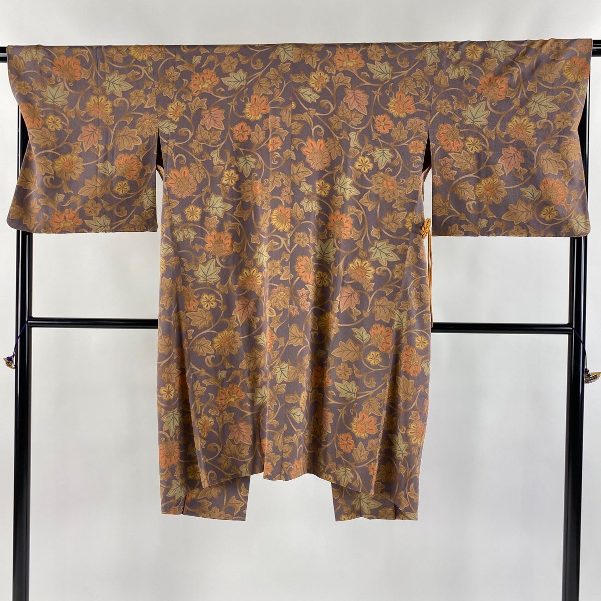 道中着 身丈105.5cm 裄丈67.5cm L 和装コート 草花 金彩 縮緬 灰紫 正絹