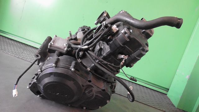 GSX250R LC6DN11AZ01111xxx の エンジン :#1736304298 【公式 