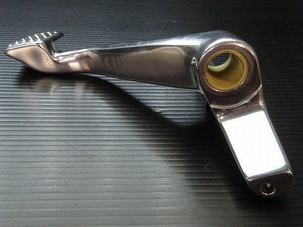 ブレーキペダル E7540