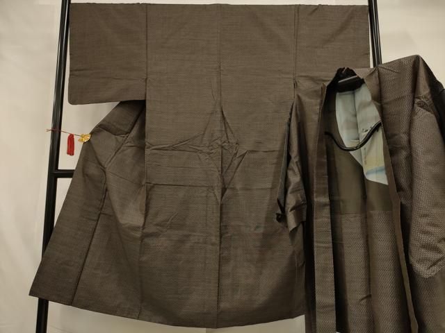 平和屋着物男性 本場大島紬 アンサンブル 亀甲文 総詰め 正絹 平和屋着物男性 本場大島紬 アンサンブル 亀甲文 総詰め 正絹
