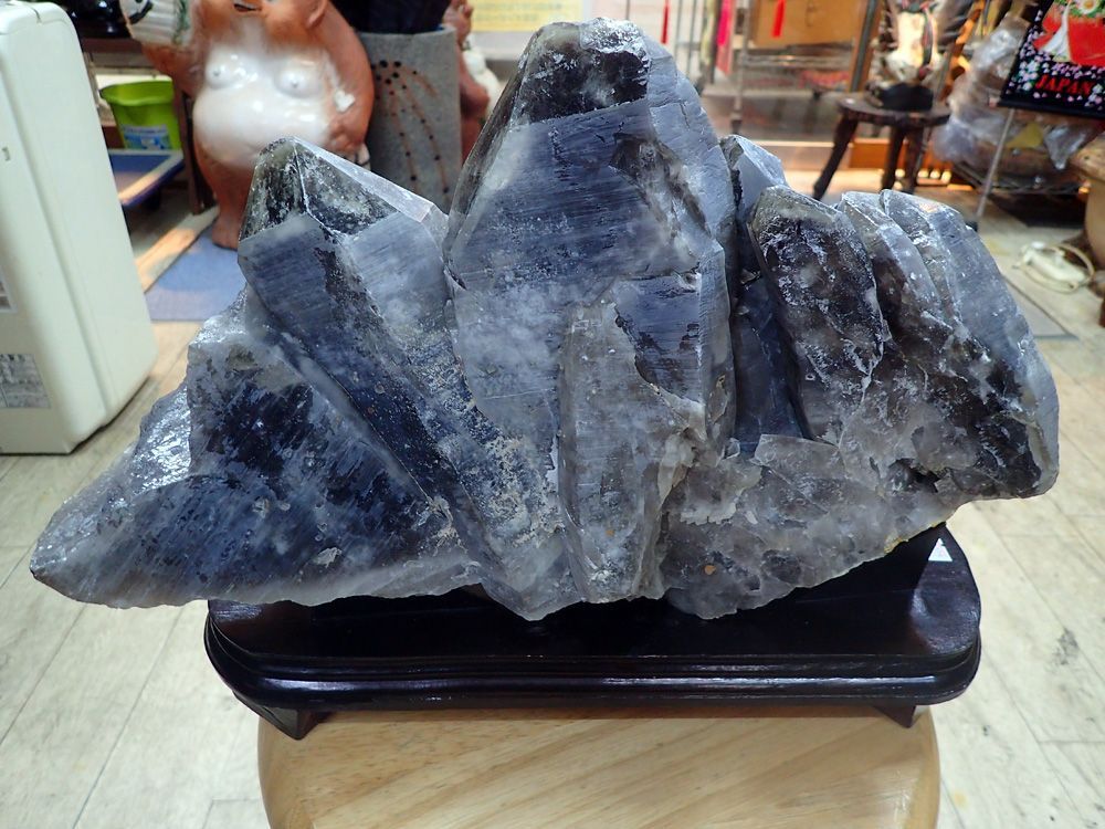 天然石】黒水晶＿特大、希少(12,470g)！ - メルカリ