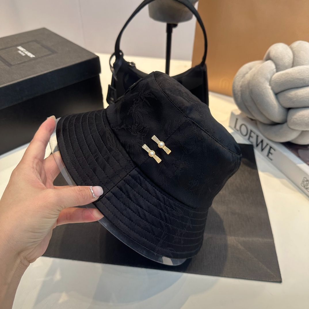 CHANEL】シャネル 2024年新作 ブラック エレガントな刺繍入りバケット 