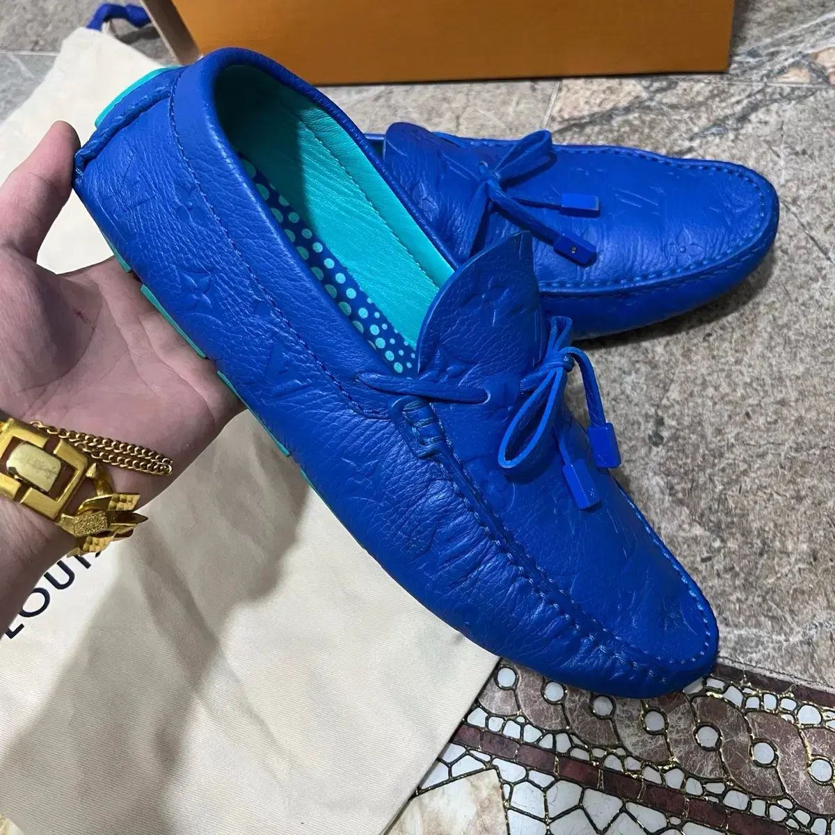 7 サイズ Louis Vuitton ルイヴィトン X くさまよい トリヨン ローファー