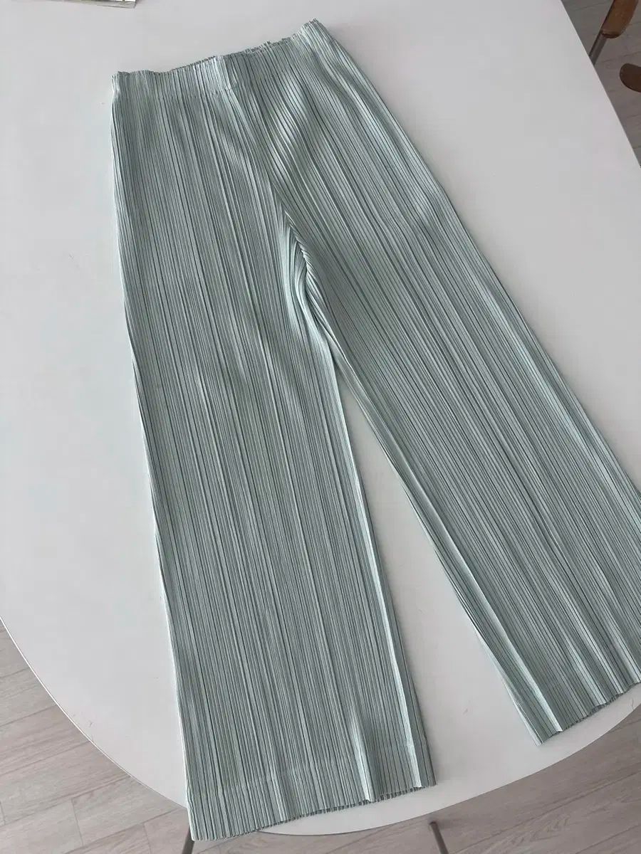 ISSEY MIYAKE イッセイミヤケ PLEATS PLEASE プリーツプリーズ オパーク パンツ パステルグリーンミント 5