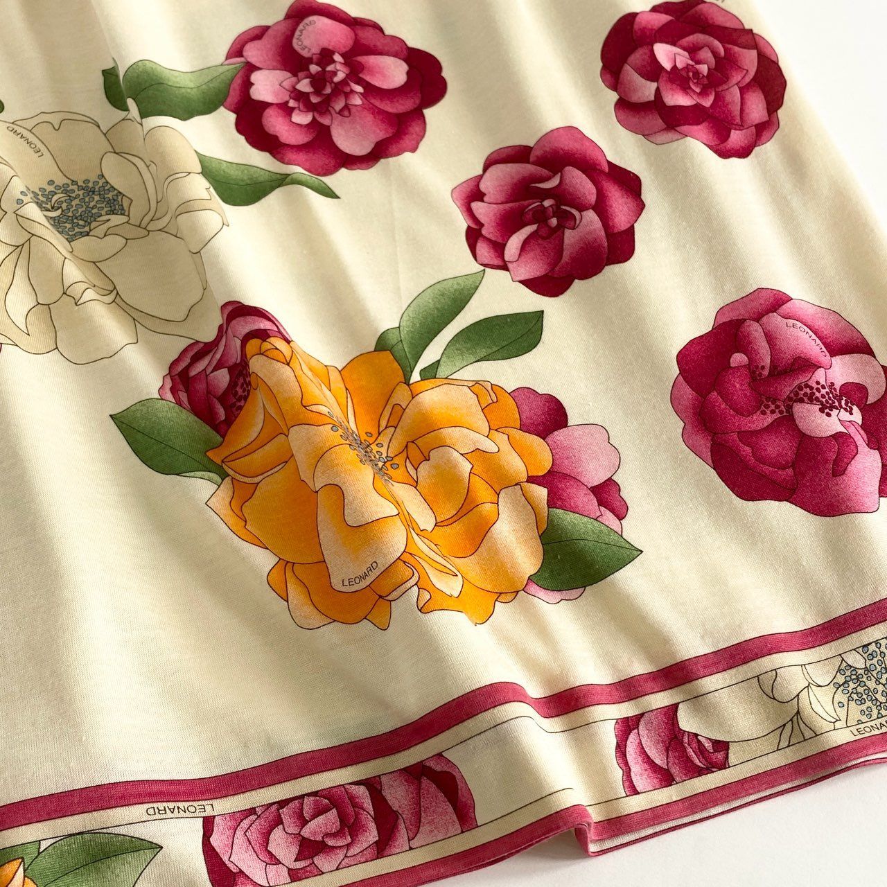 レオナール LEONARD スカート シルク ウール混 花柄 ひざ丈 マルチ