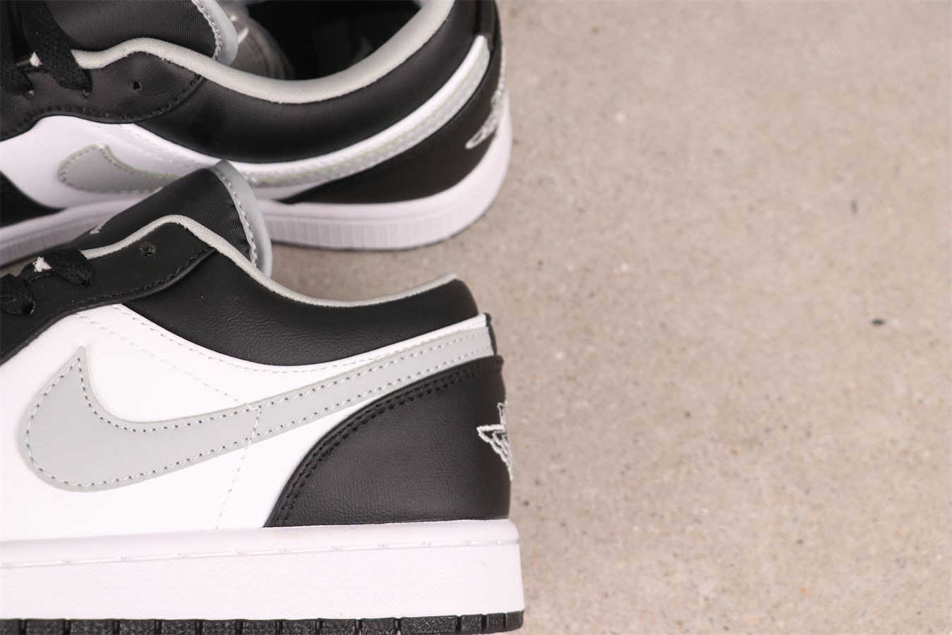 エアジョーダンホワイト/ブラック/ エア ジョーダン 1 ナイキ エアジョーダン ロー NIKE AIR JORDAN