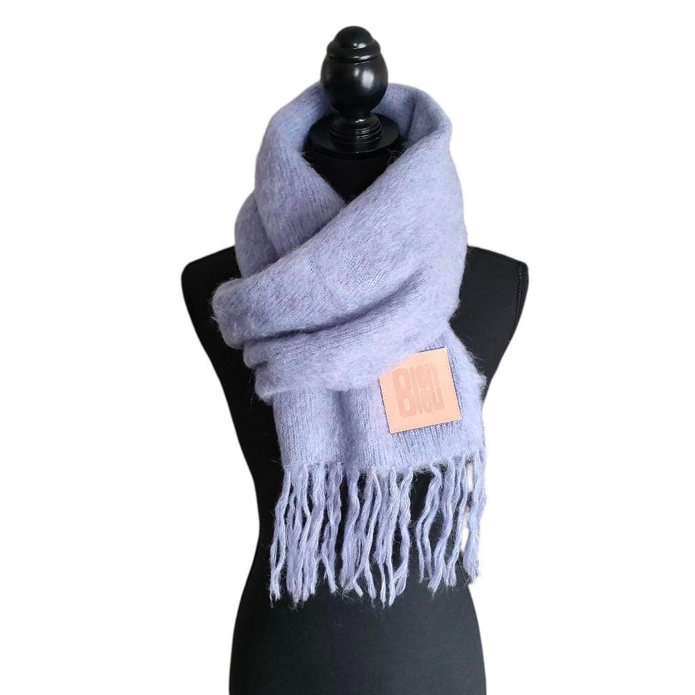 新品同様 LANVIN en Bleu ランバンオンブルー ロゴパッチニット 新品同様 LANVIN en Bleu ランバンオンブルー ロゴパッチニット