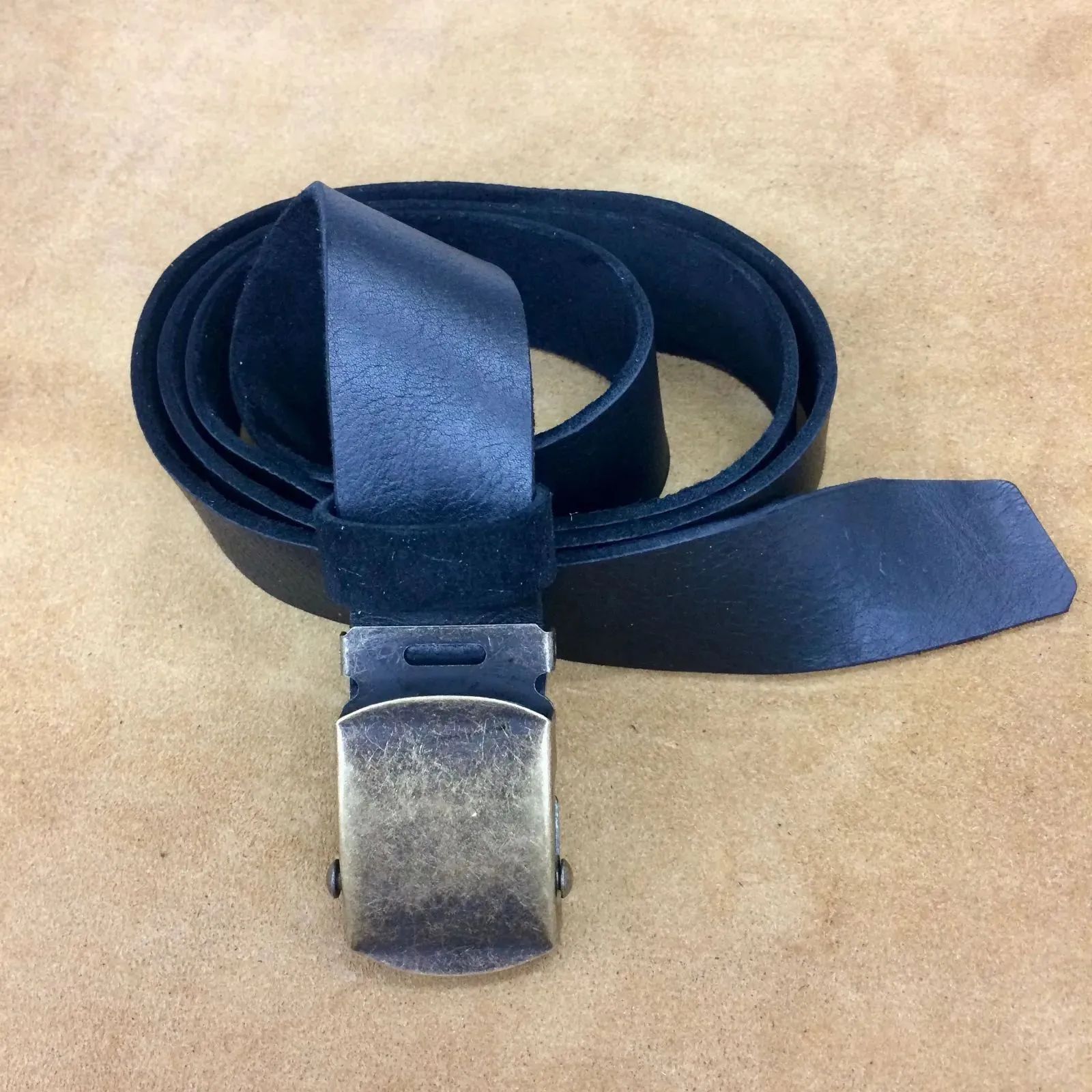 激レア　CUNE ベルト　美品 England製レザー】 kudu 本革 ベルト ガチャベルト 32ミリ幅