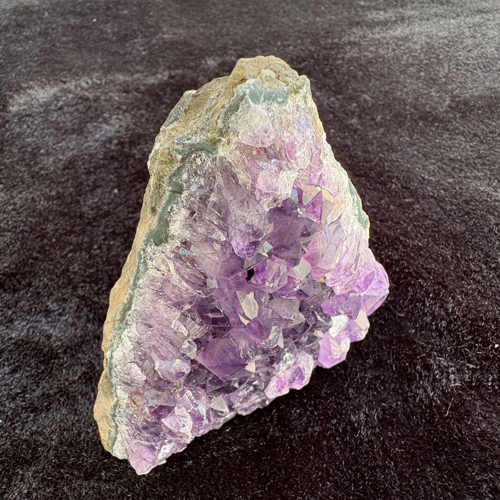 ウルグアイ産 アメシスト底辺カットA