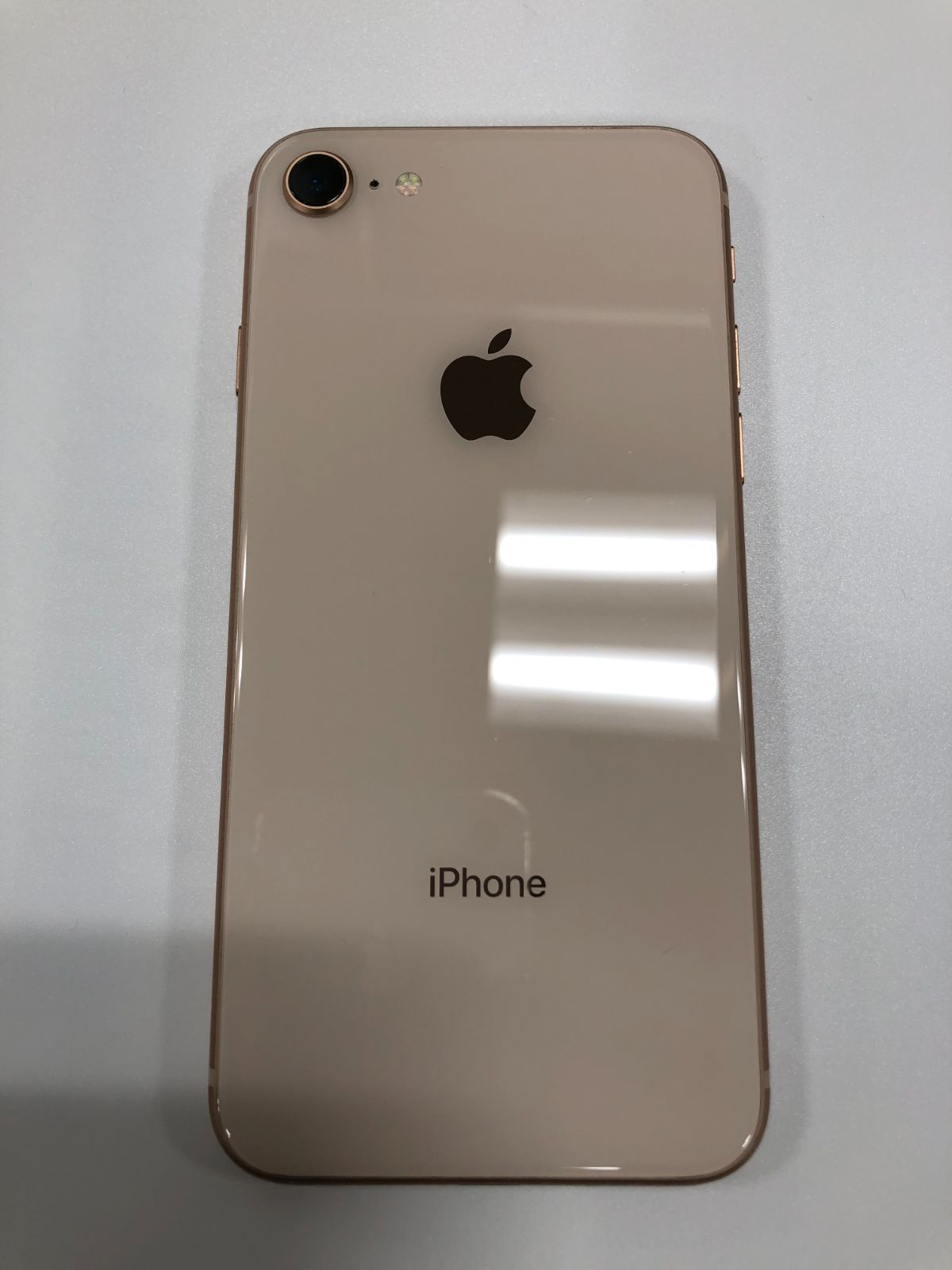 【中古】iPhone8 64GB ゴールド バッテリー87％ docomo SIMロックあり 本体