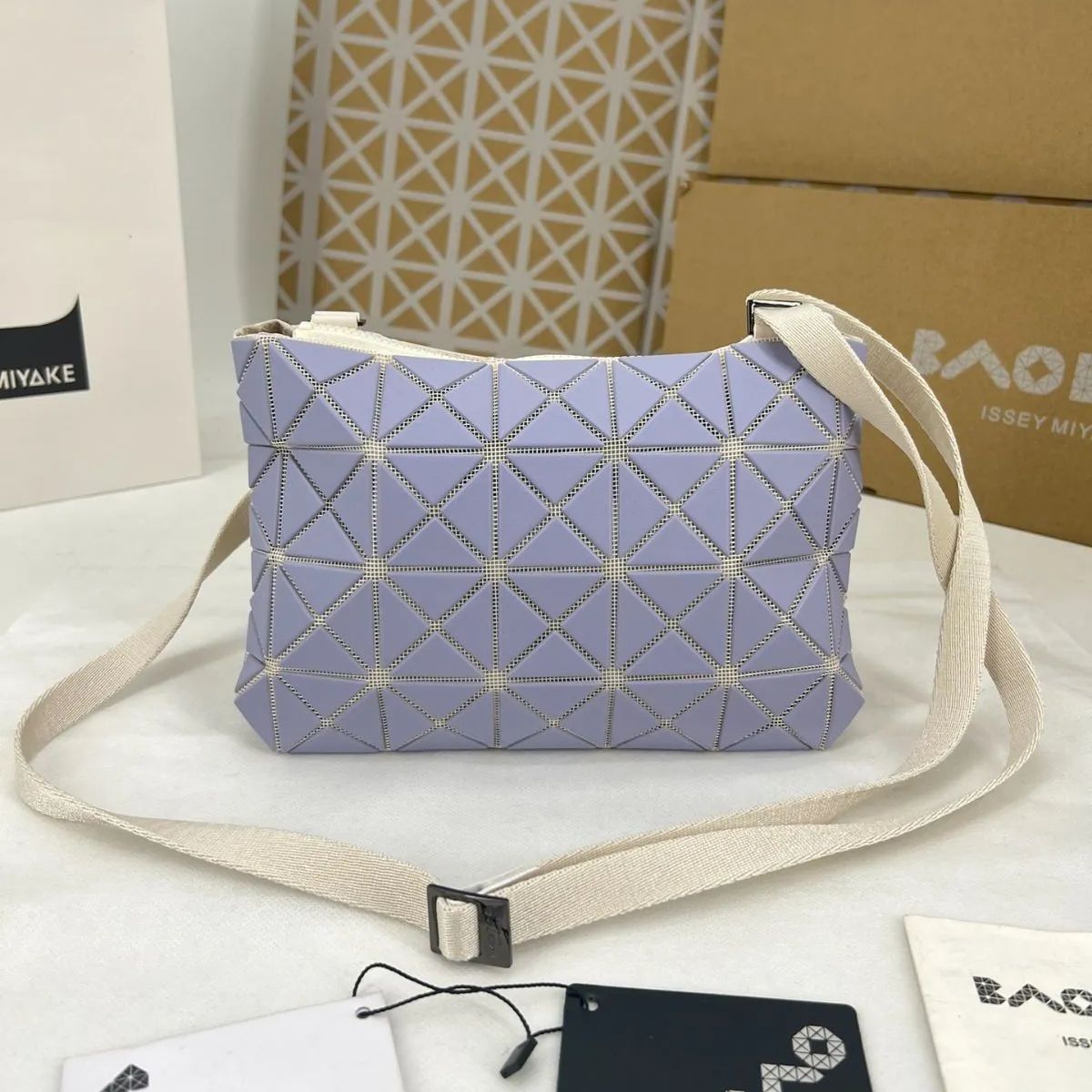 最終値下げ BAOBAO ISSEY MIYAKE チェーンショルダーバッグ - メルカリ 