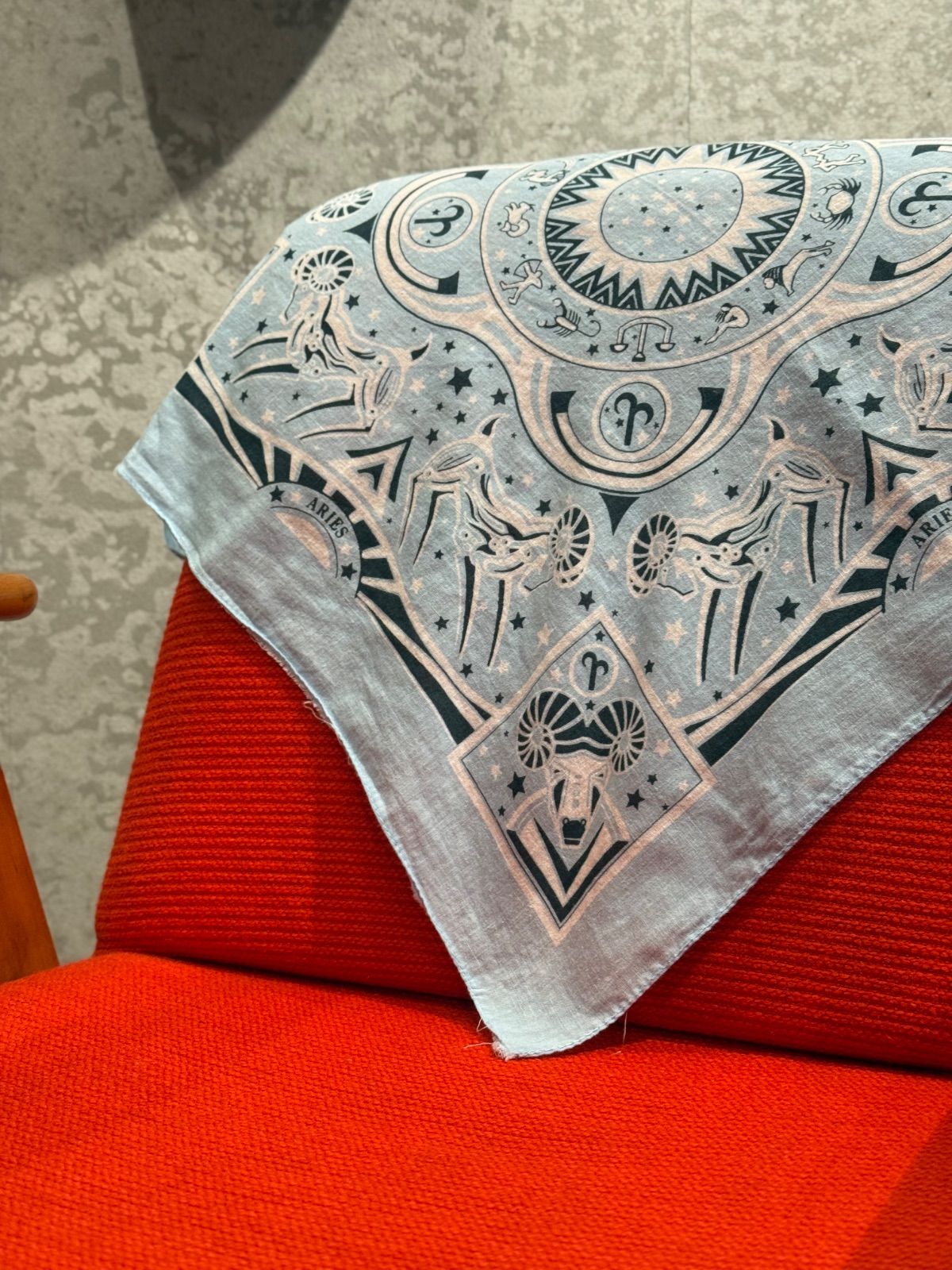 ヴィンテージ 星座柄 バンダナ 牡牛座 ☆ヴィンテージ☆星座柄 バンダナ 牡牛座！！