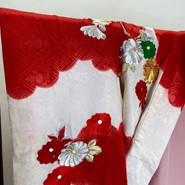 本振袖 正絹 赤色 白 花柄 洋柄 刺繍 結婚式 比翼仕立て 裄63cm 身丈 