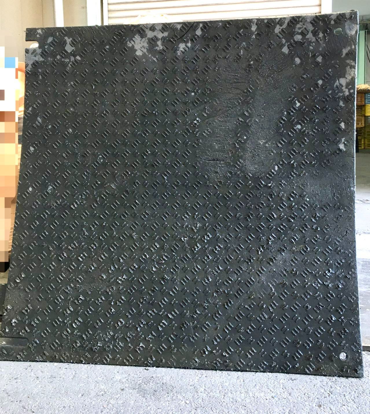 【中古】樹脂製敷板 1200mm×1200mm×15mm ネオプラボード 樹脂 敷板 プラ敷 工事 駐車場 軽量 黒