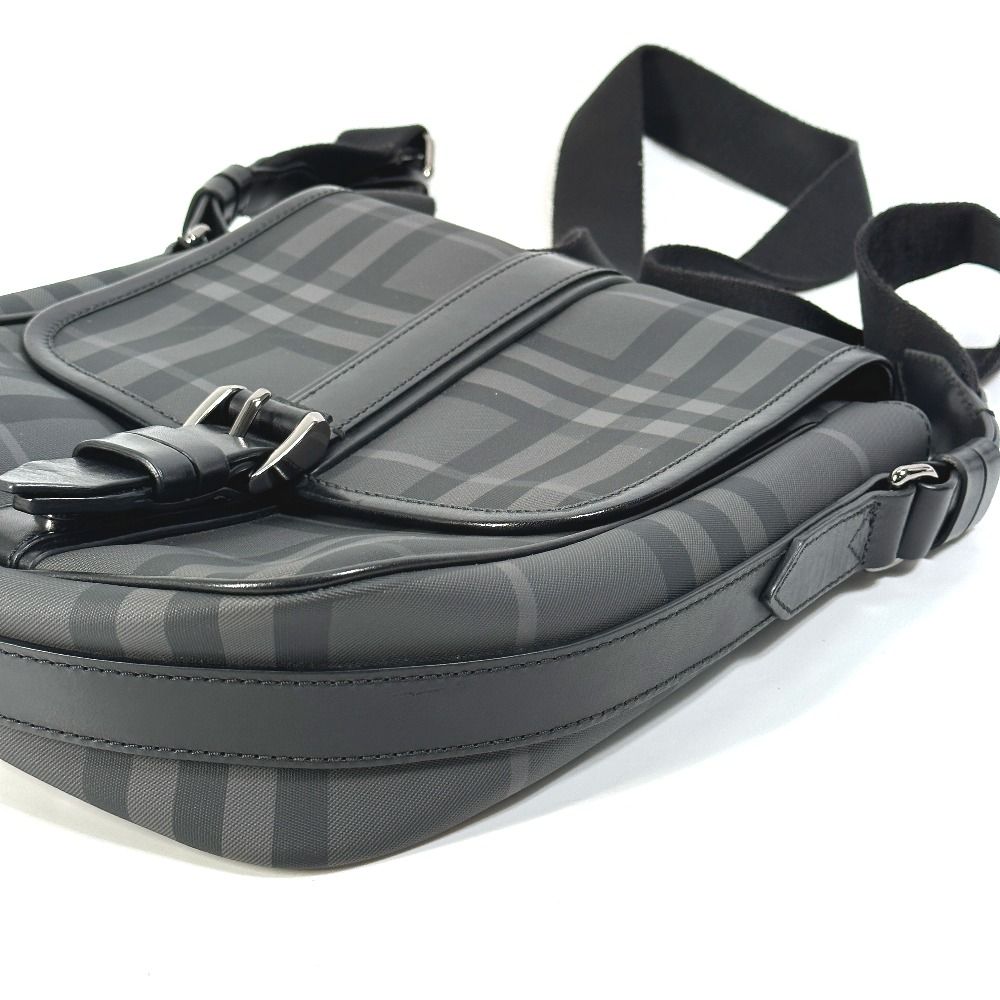 バーバリー　PVC レザー　メッセンジャーバッグ BURBERRY バーバリー ショルダーバッグ メッセンジャー PVC/レザー