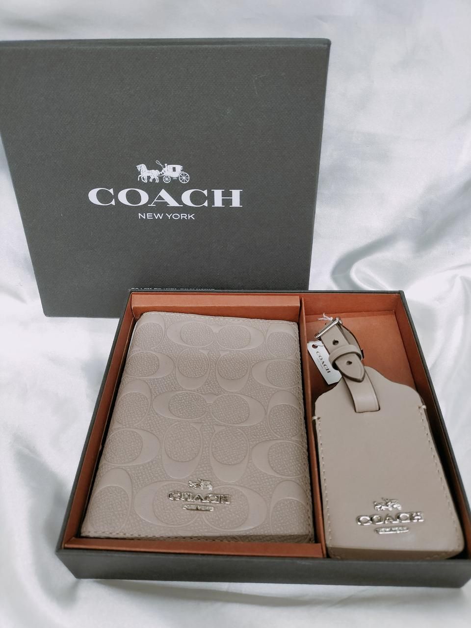 コーチ COACH パスポートケース＆ラゲッジタグ セット 65545B COACH Passport Case - Luggage Tag Set 65545B