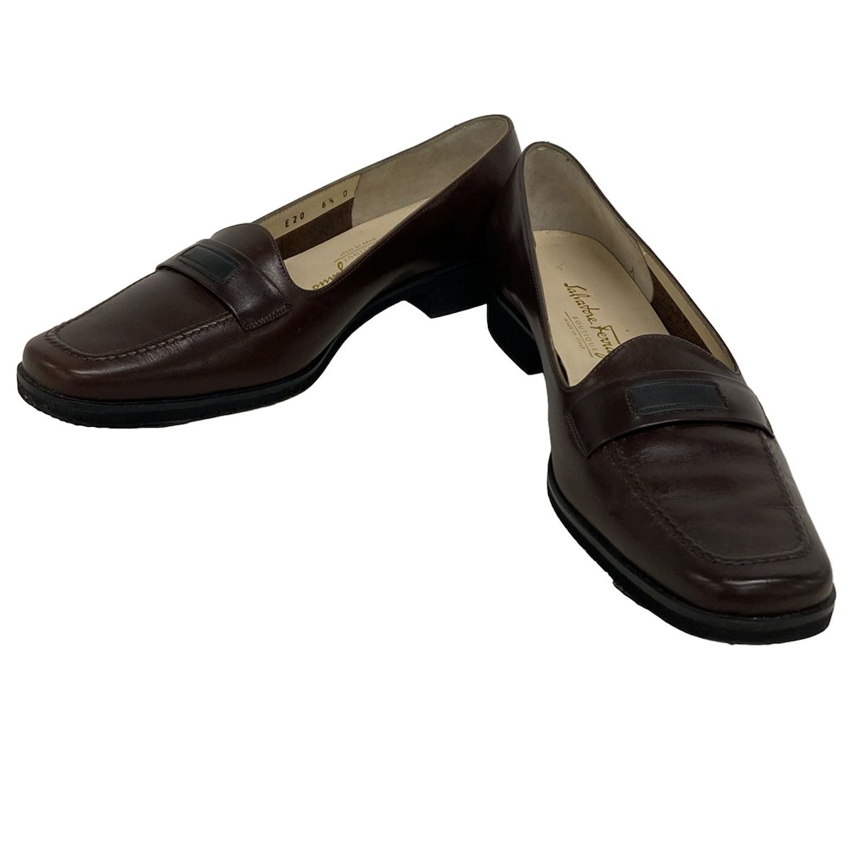 FERRAGAMO SalvatoreFerragamo サルバトーレフェラガモ ローファー 7 D レディース - ブラウン アウトソール張替済 レザー