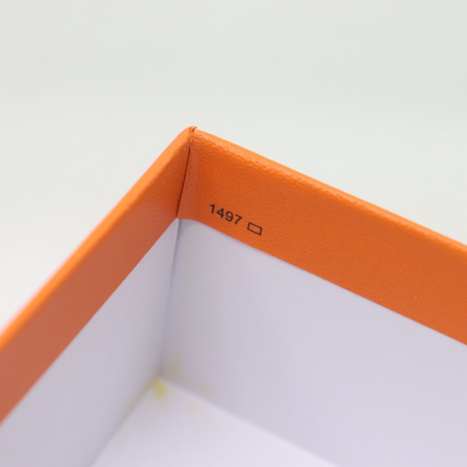 思い出 ITOUUP2TITF0 HERMES エルメス バーキン25 箱 1497□ 空き箱 ボックス リボン オレンジ ロゴ マーク バッグ用 インテリア 5400円以上で送料無料！