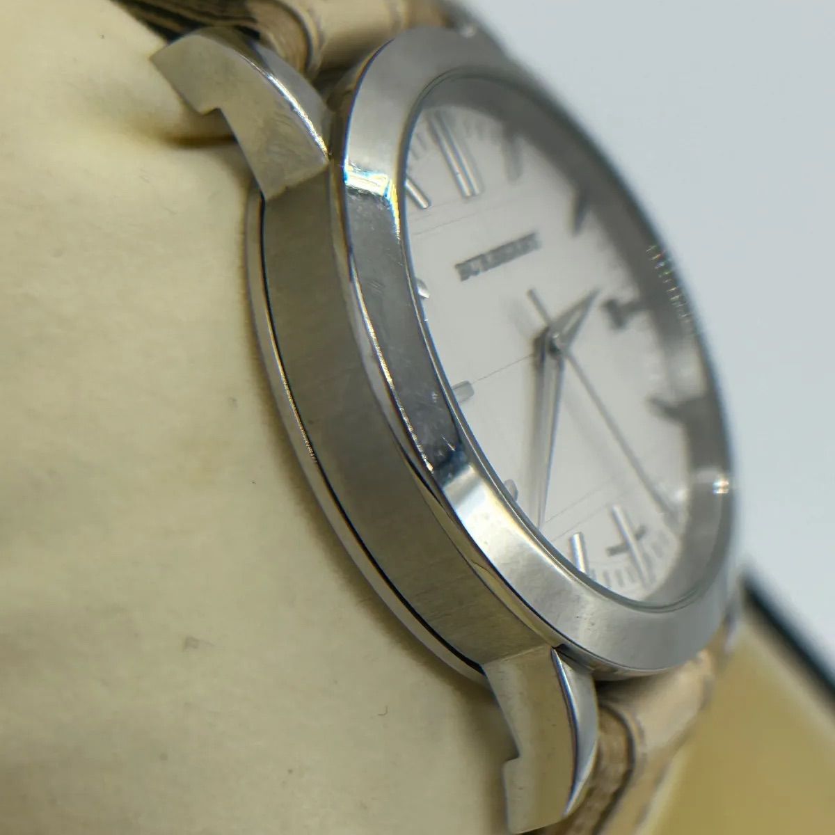 稼働品 BURBERRY バーバリー 腕時計 BU1379 アナログ クオーツ