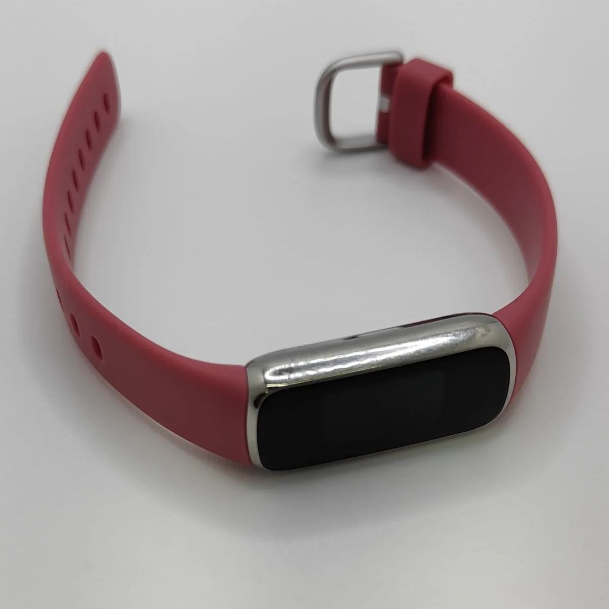 ジャンク品】fitbit luxe トラッカー オーキッド／プラチナ ステンレス 