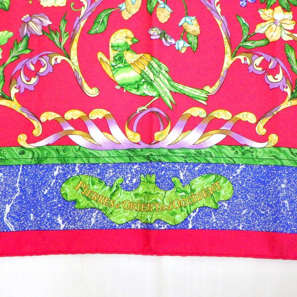 新品 HERMES エルメスカレ90 東洋の石と西洋の石細工 大判スカーフ 赤系 HERMES エルメス カレ90 PIERRES d' ORIENT et OCCIDENT 東洋の
