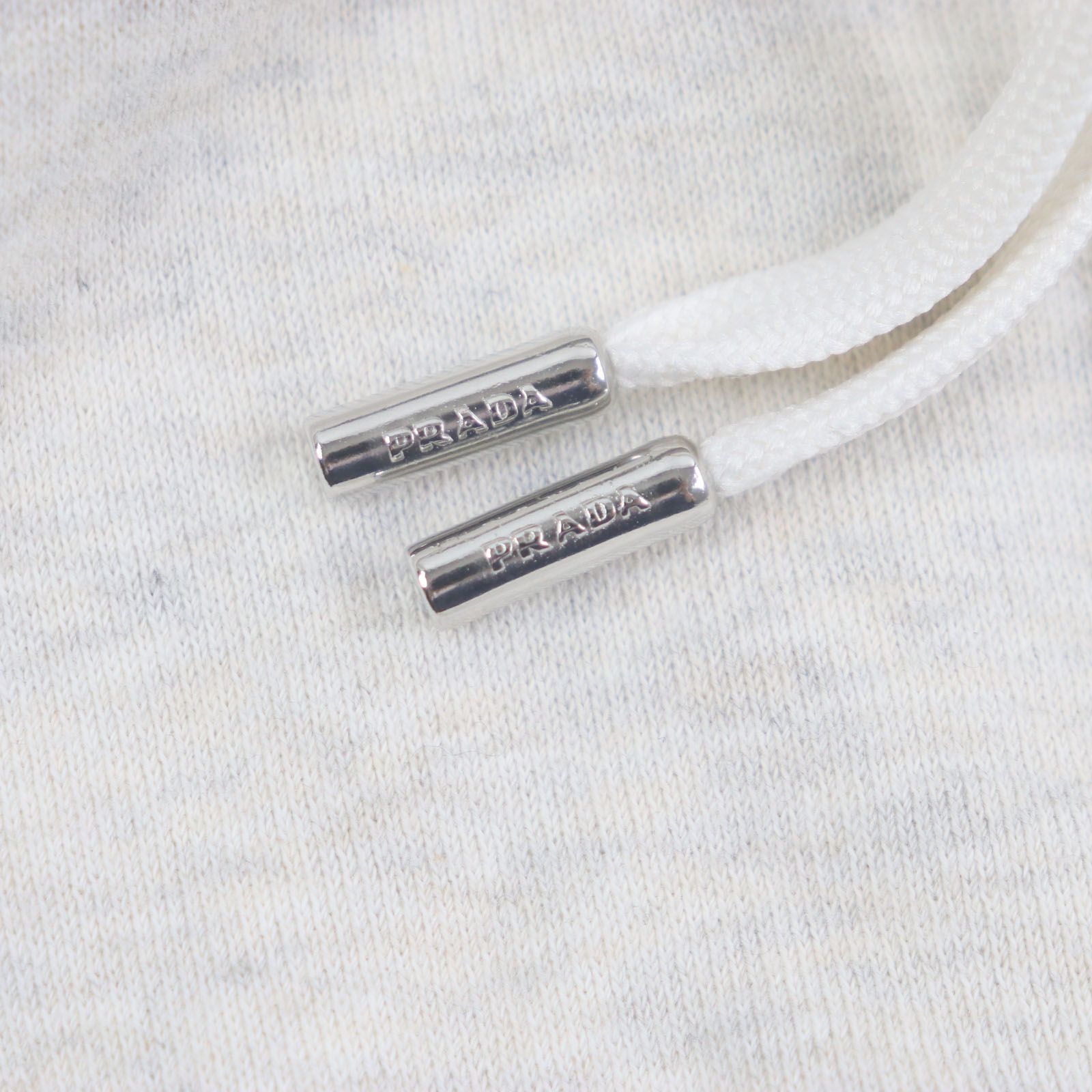 【大注目】PRADA◆フーディ プルオーバー レタリングロゴ ノット 大注目】PRADA◇フーディ プルオーバー レタリングロゴ ノット