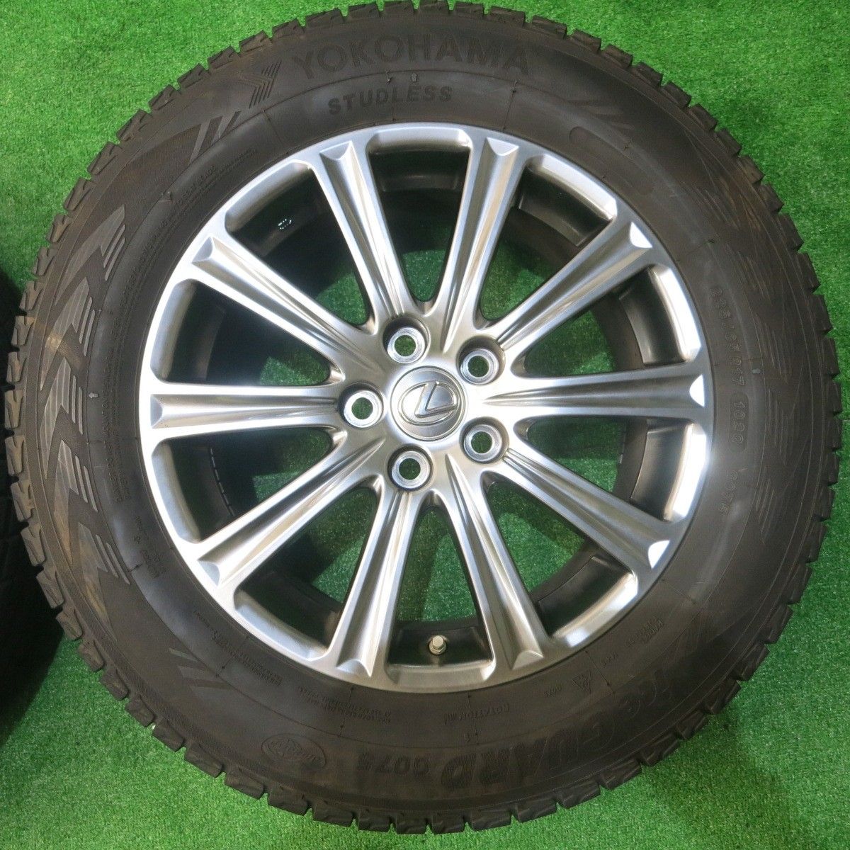 センサー付！キレイ☆レクサス NX 純正 225/65R17 スタッドレス 