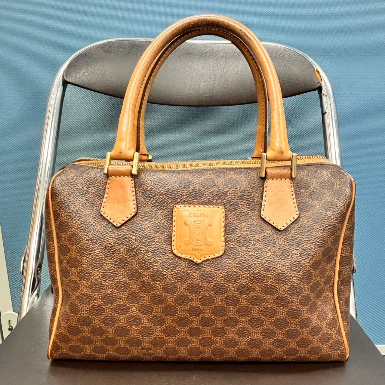 bros　CELINE セリーヌ　マカダム柄　トリオンフ　モノグラム 1050 CELINE セリーヌ マカダム ブラゾン トリオンフ ロゴ 柄
