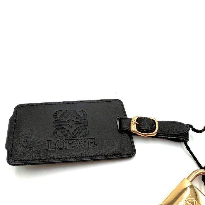 LOEWE ロエベ カデナ 南京錠 キーホルダー ゴールド 鍵付 LOEWE ロエベ カデナ 南京錠 キーホルダー ゴールド 鍵付 - メルカリ