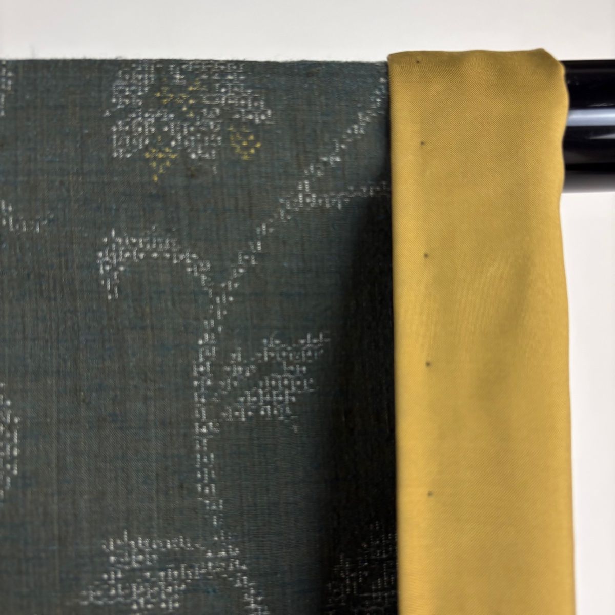 結城紬 身丈163.5cm 裄丈64cm M 袷 本場結城紬 奥順 証紙 花唐草 深緑 正絹 WWW_MERCADOAVALIA_COM_BR